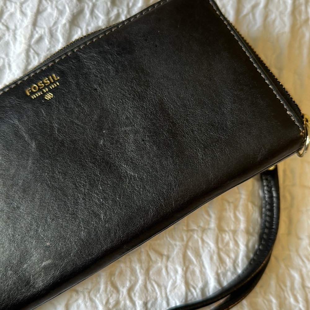 Fossil Leather Wallet With Removable Wristlet Str… - image 6